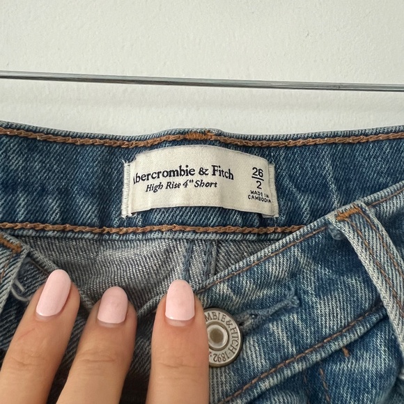 Abercrombie & Fitch Distressed High-Waisted Jean Shorts - Picture 2 of 3
